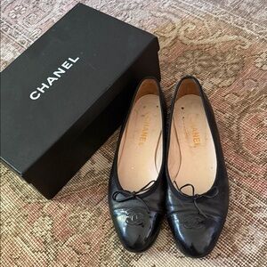CHANEL Black Ballet Flats